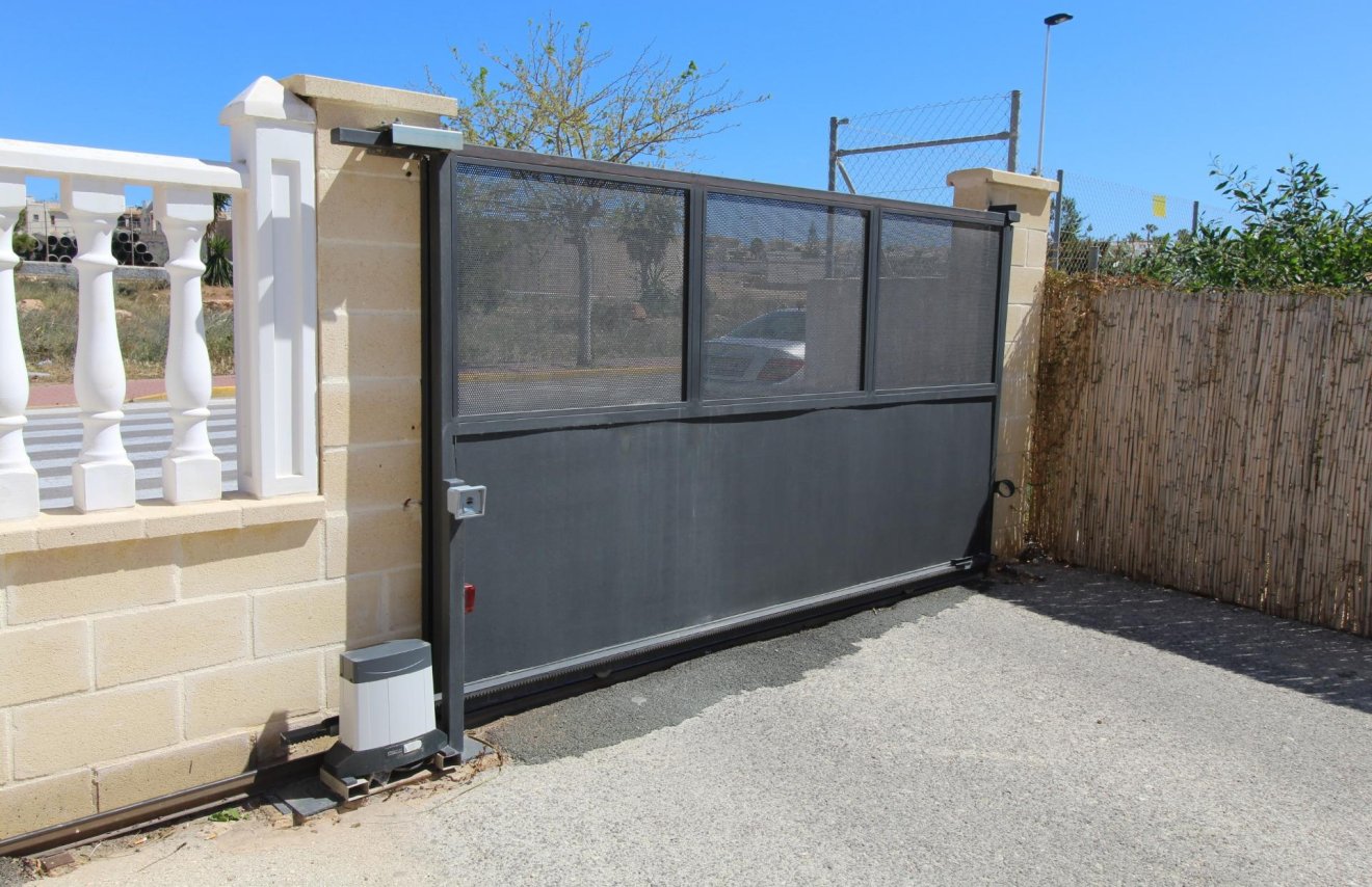 Reventa - Planta baja - Torrevieja - Aguas nuevas 1