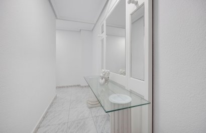 Reventa - Apartamento - Torrevieja - Playa de los Locos