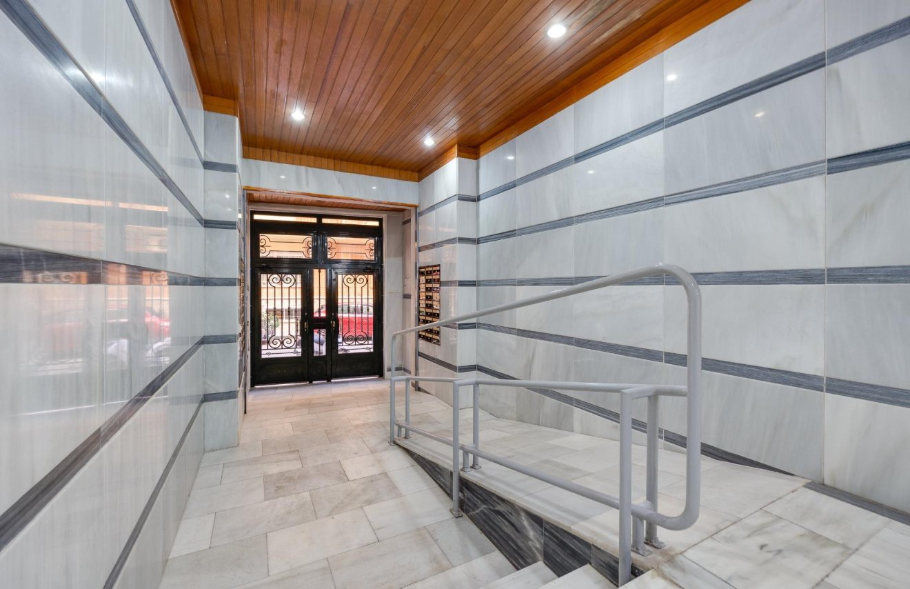 Reventa - Apartamento - Torrevieja - Playa de los Locos