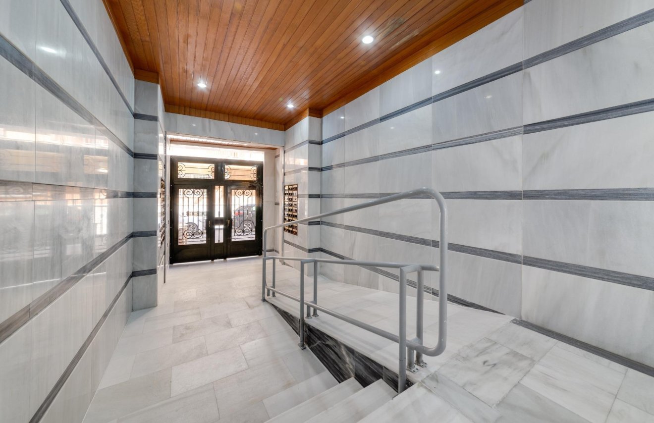 Reventa - Apartamento - Torrevieja - Playa de los Locos