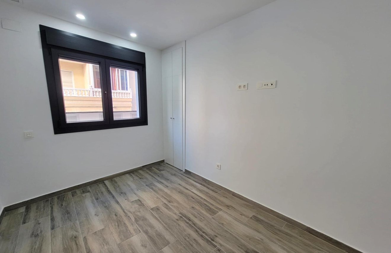 Reventa - Apartamento - Torrevieja - Playa del Cura