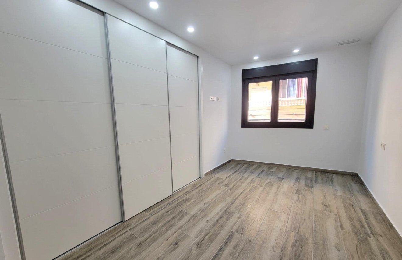 Reventa - Apartamento - Torrevieja - Playa del Cura