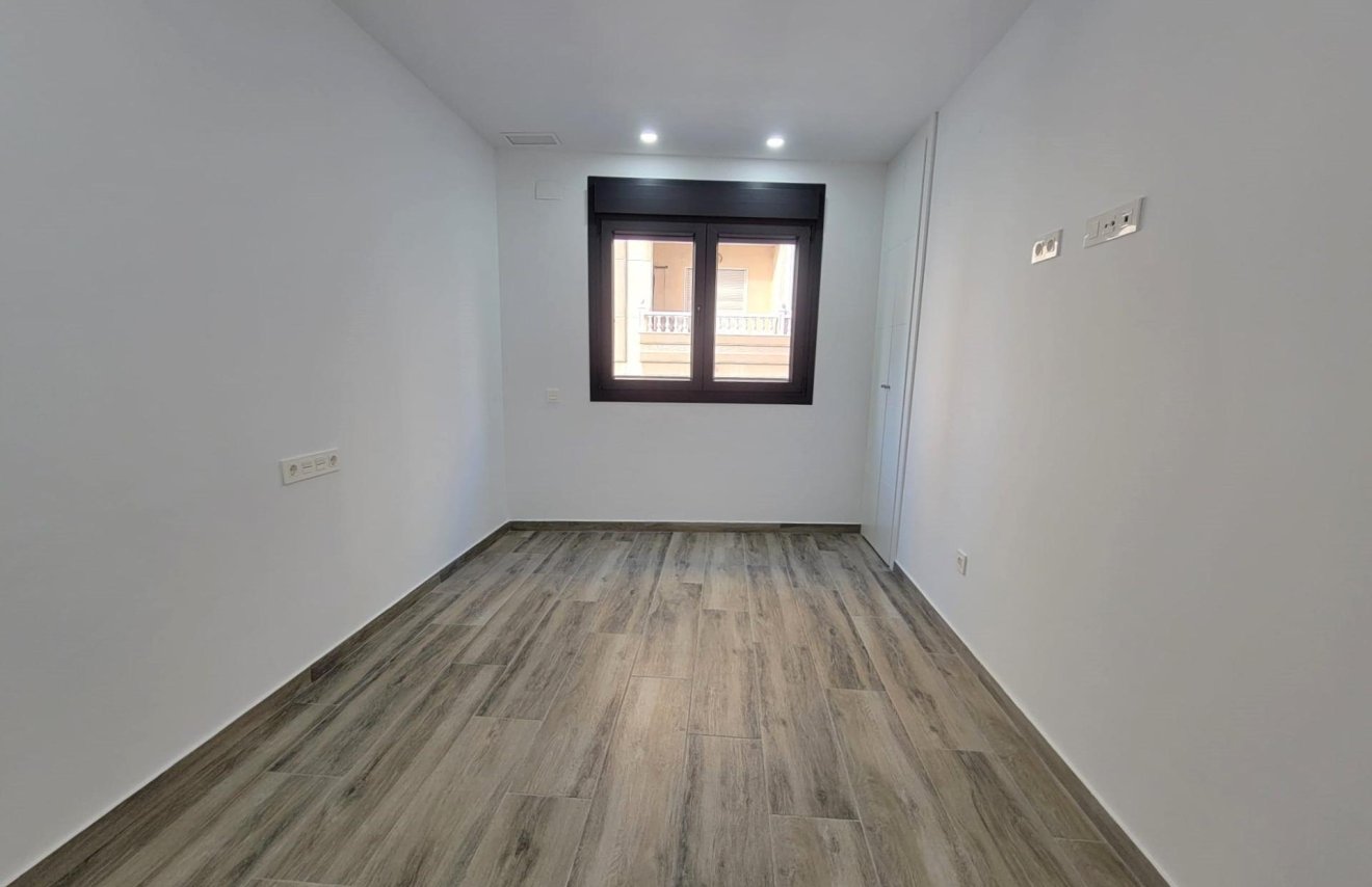 Reventa - Apartamento - Torrevieja - Playa del Cura