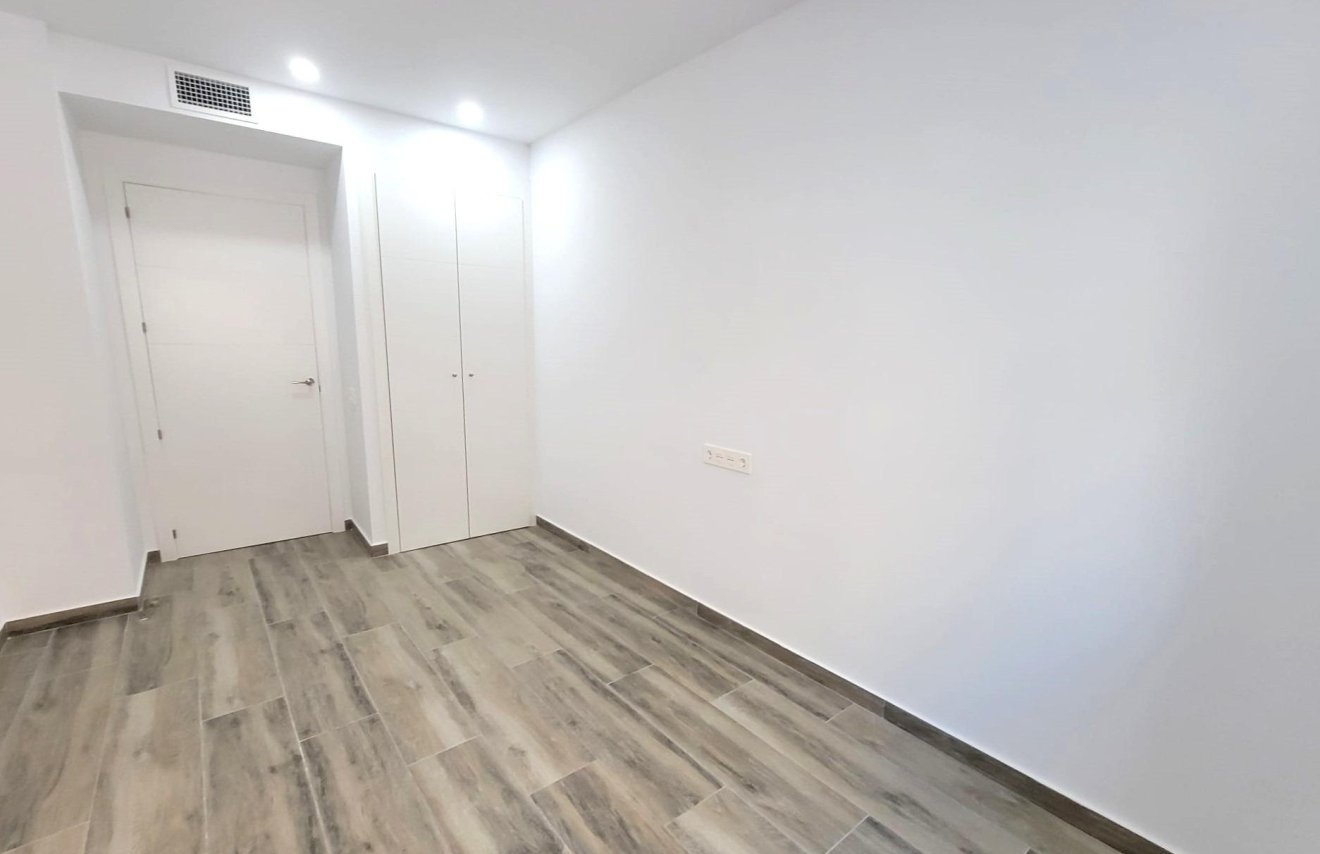 Reventa - Apartamento - Torrevieja - Playa del Cura