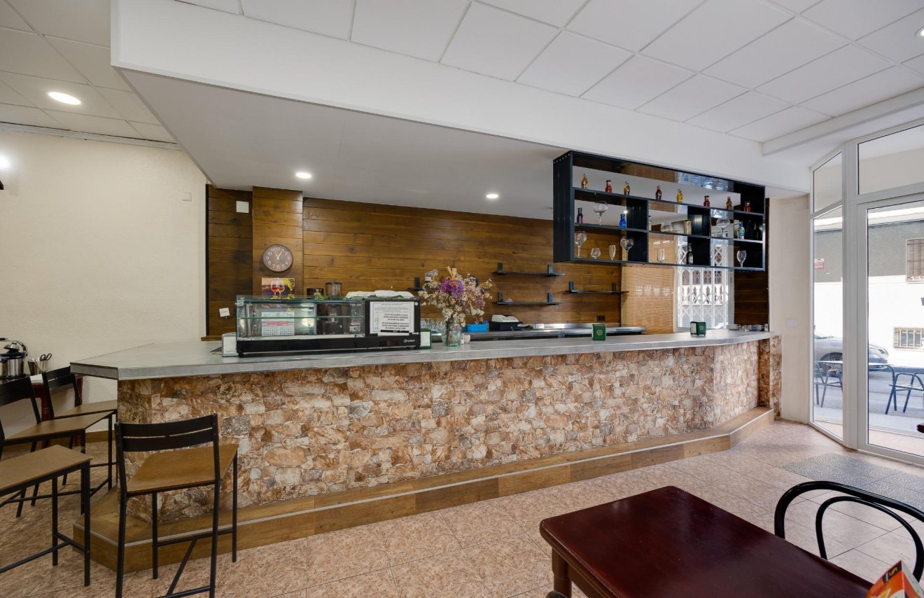 Reventa - Local comercial - Torrevieja - Estacion de autobuses