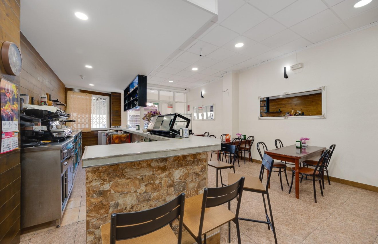 Reventa - Local comercial - Torrevieja - Estacion de autobuses