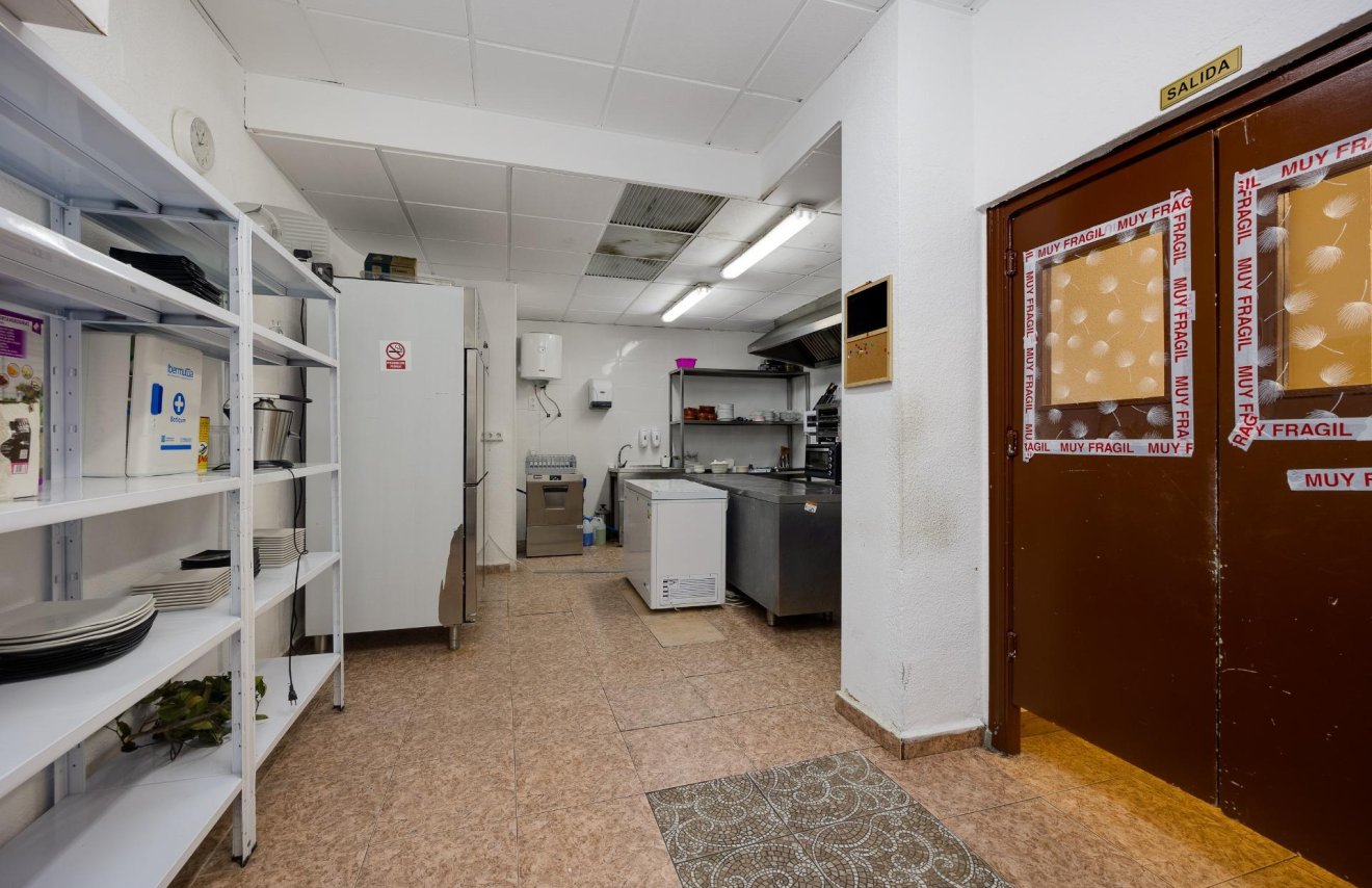 Reventa - Local comercial - Torrevieja - Estacion de autobuses