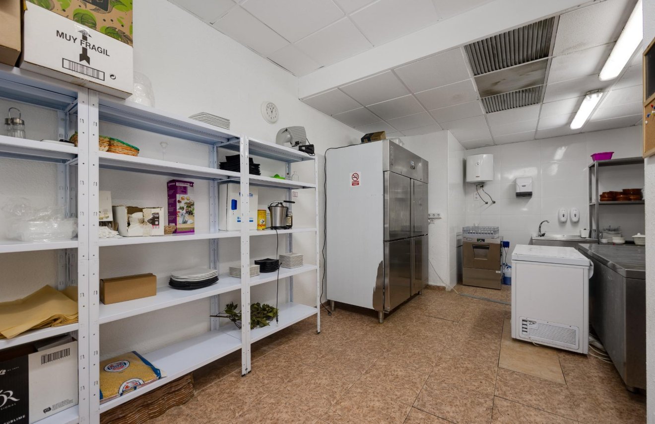 Reventa - Local comercial - Torrevieja - Estacion de autobuses