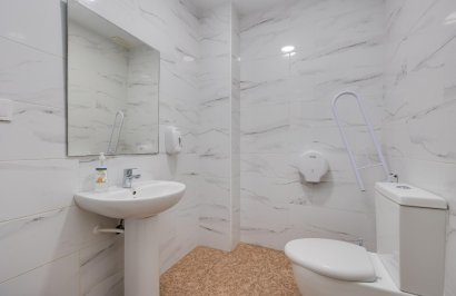 Reventa - Local comercial - Torrevieja - Estacion de autobuses