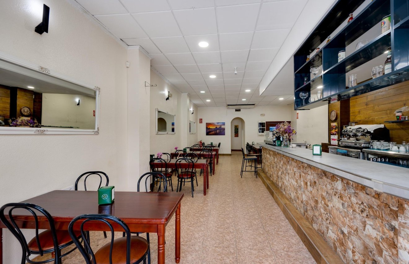 Reventa - Local comercial - Torrevieja - Estacion de autobuses