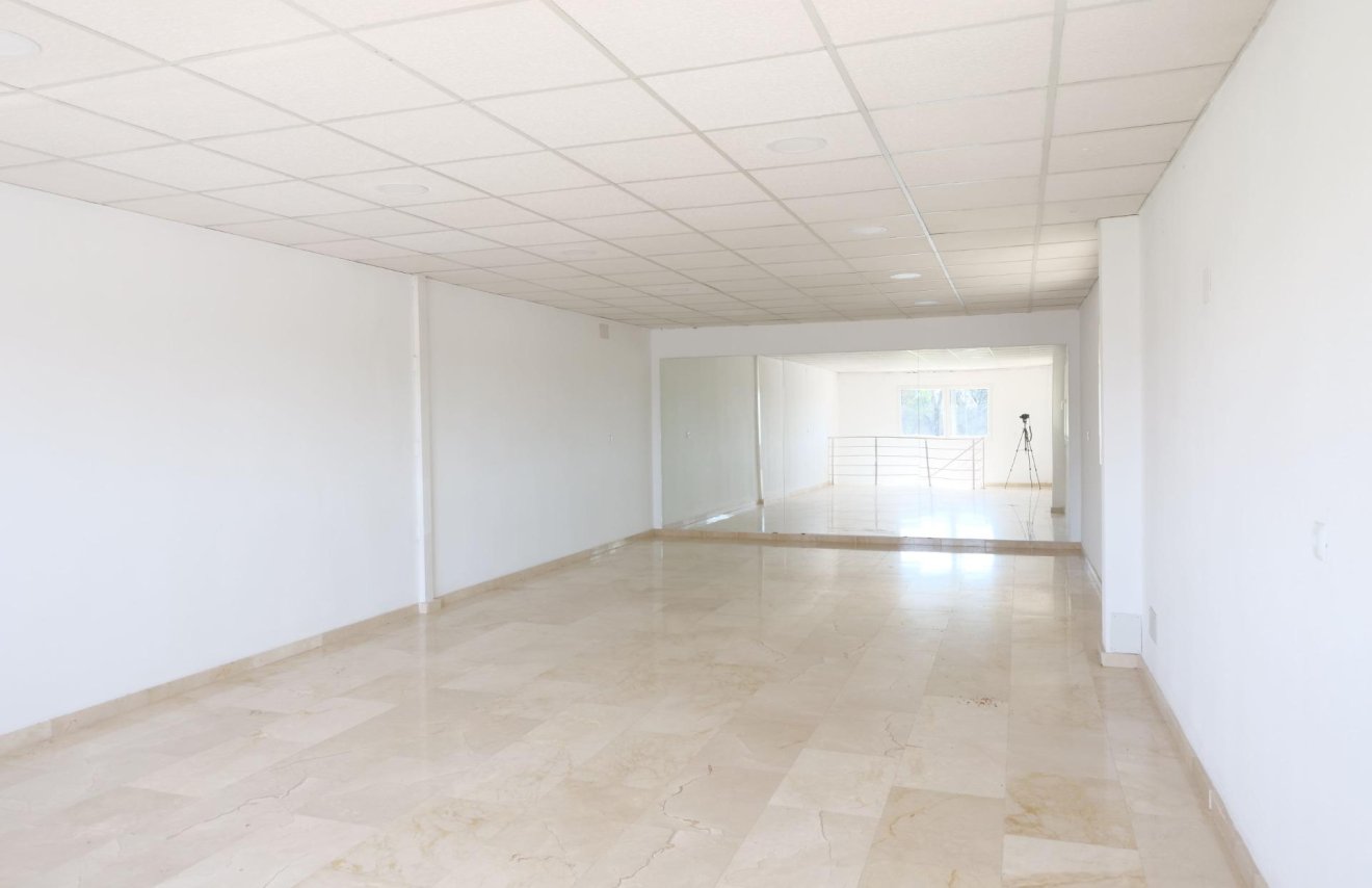 Resale - Nave industrial - Almoradí