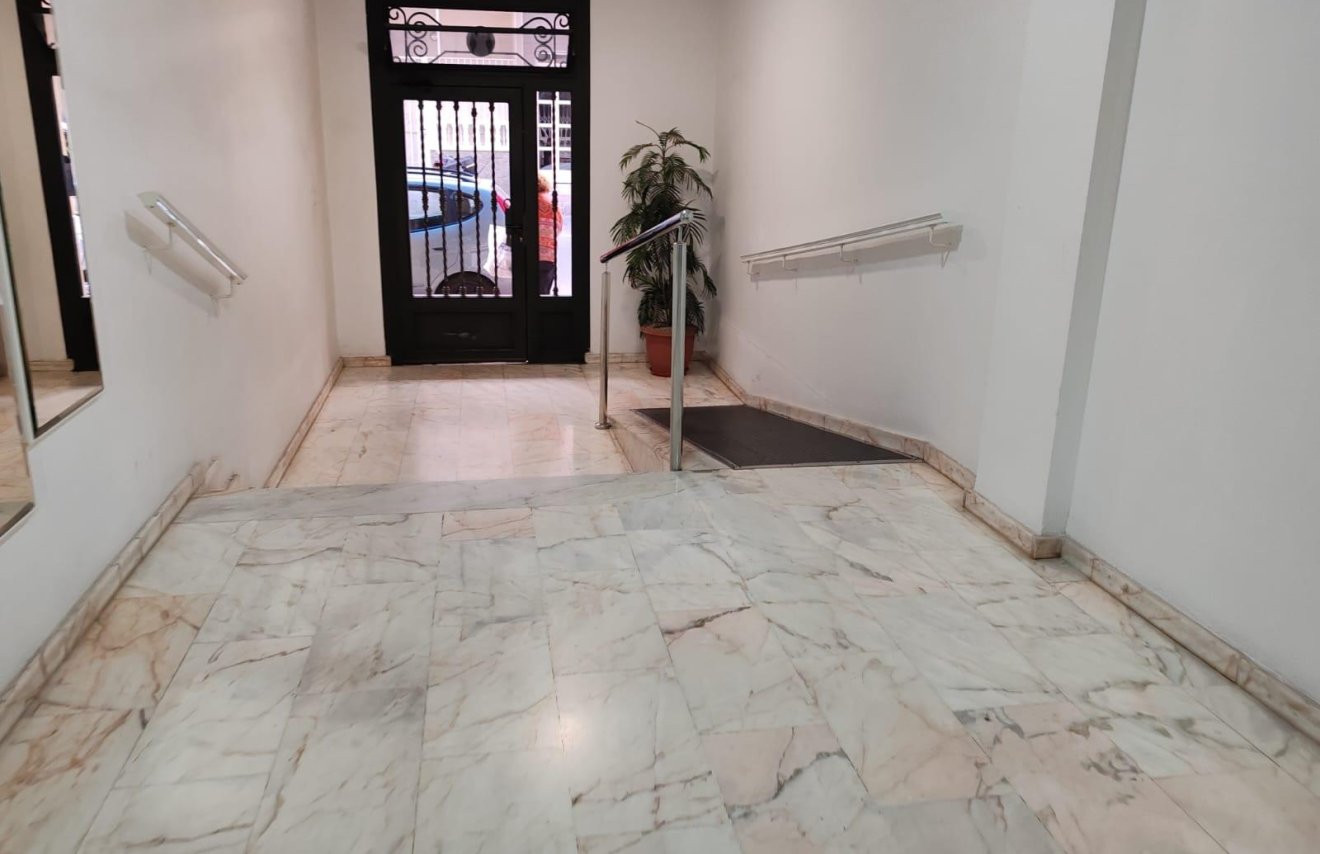 Reventa - Apartamento - Torrevieja - Playa del Cura