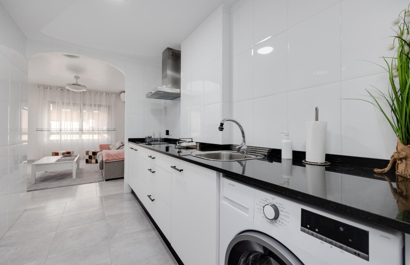 Resale - Apartamento - Torrevieja - Centro