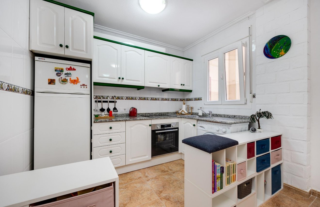 Resale - Apartamento - Torrevieja - Playa del Cura