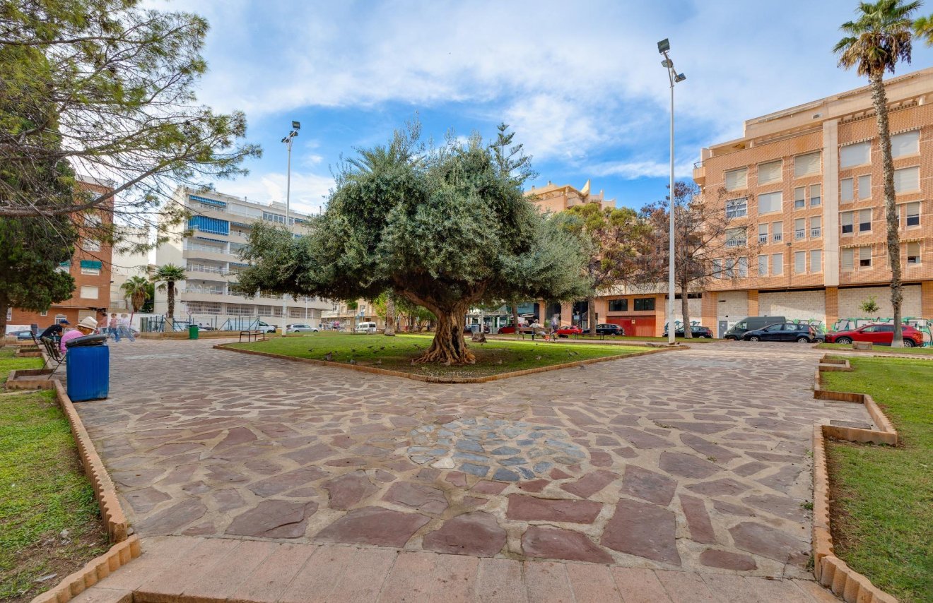 Resale - Apartamento - Torrevieja - Playa del Cura