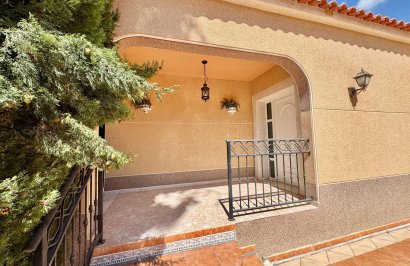 Resale - Villa - Dolores - CMNO. ESCORREDOR