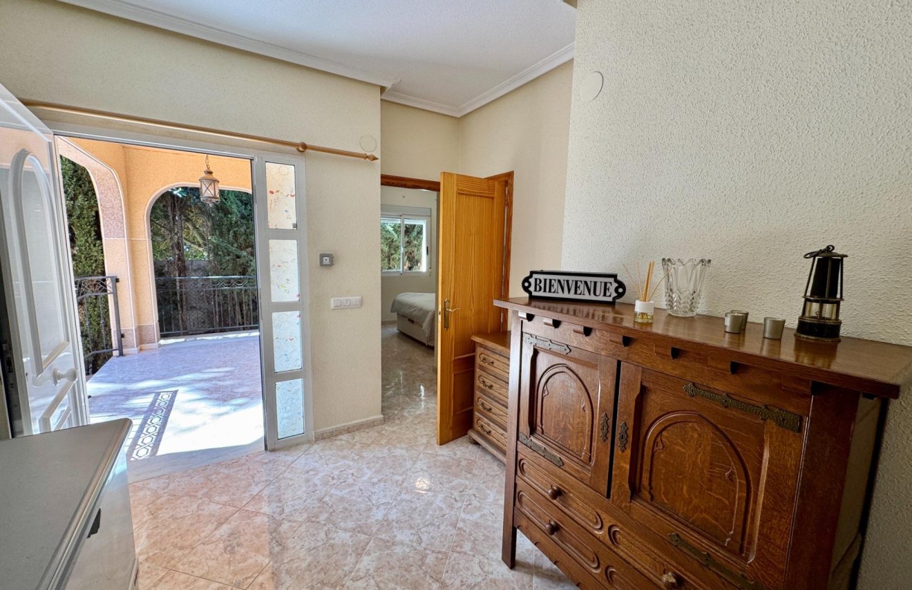 Resale - Villa - Dolores - CMNO. ESCORREDOR