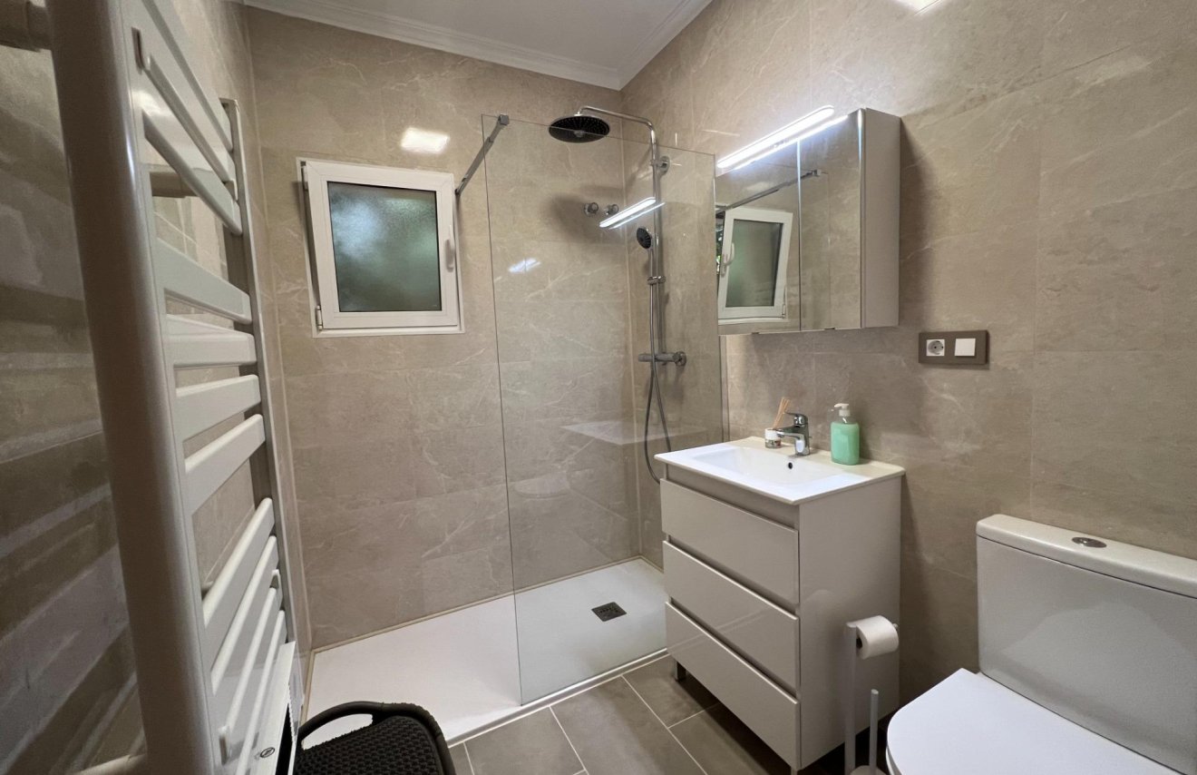 Resale - Villa - Dolores - CMNO. ESCORREDOR