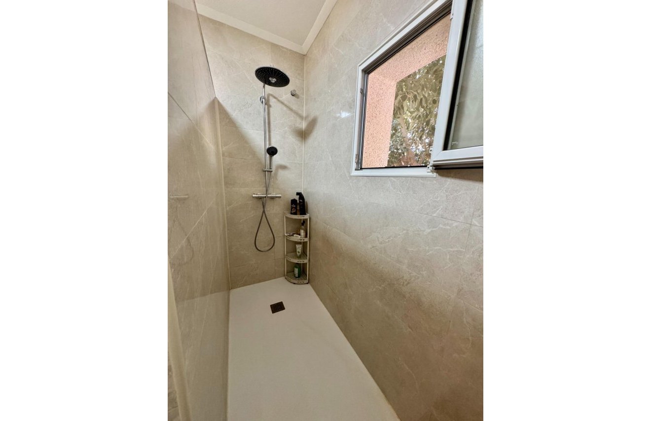 Resale - Villa - Dolores - CMNO. ESCORREDOR