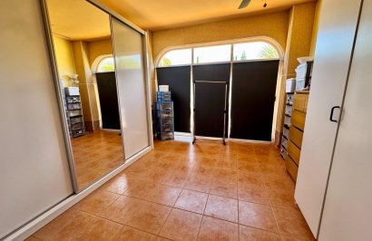 Resale - Villa - Dolores - CMNO. ESCORREDOR