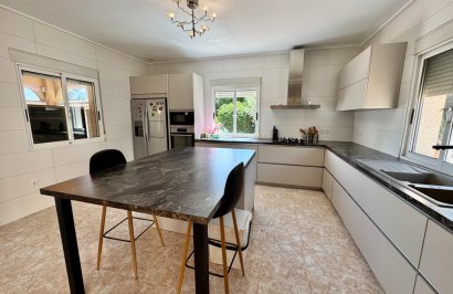 Resale - Villa - Dolores - CMNO. ESCORREDOR