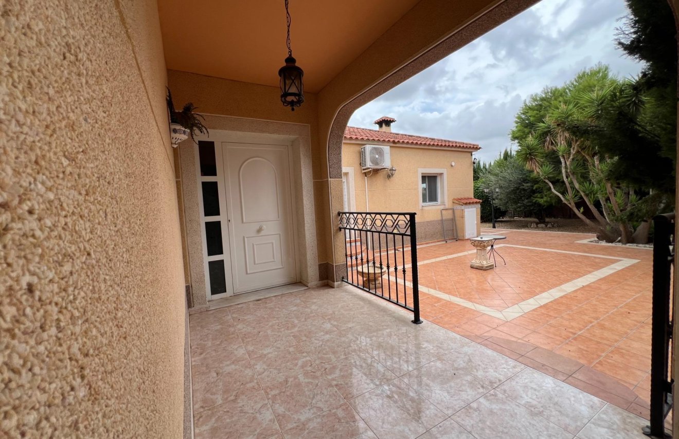 Resale - Villa - Dolores - CMNO. ESCORREDOR