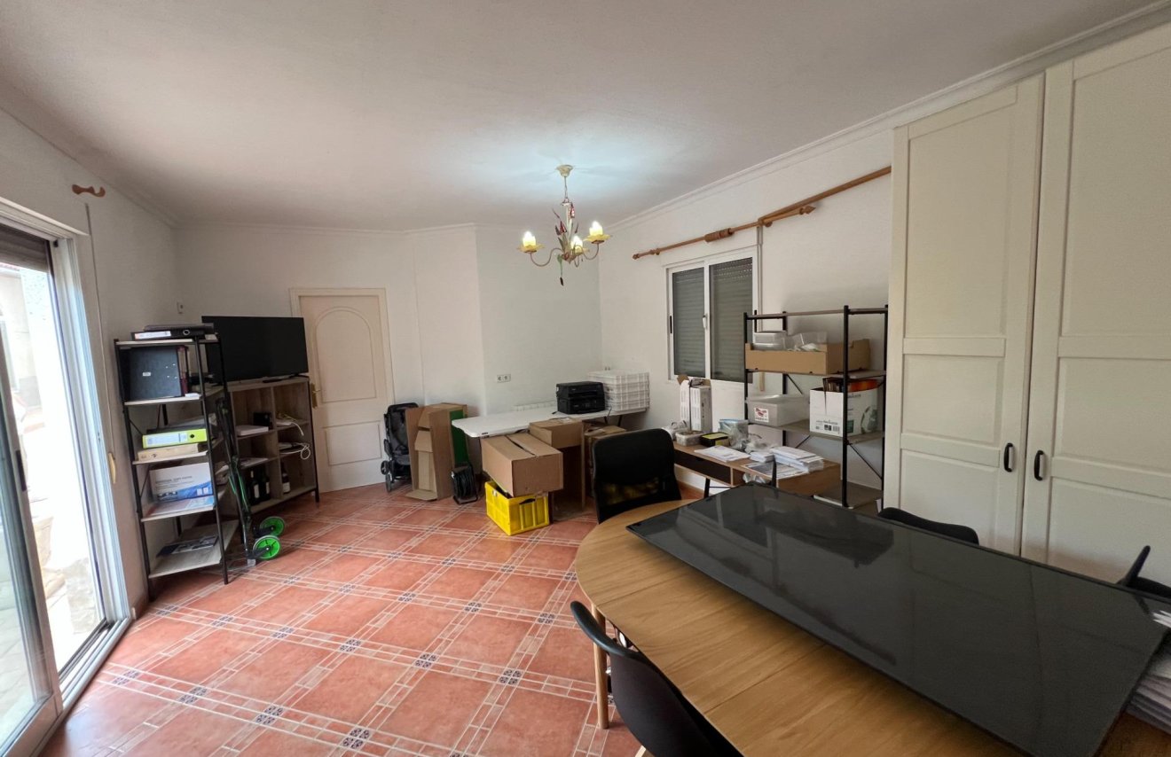 Resale - Villa - Dolores - CMNO. ESCORREDOR