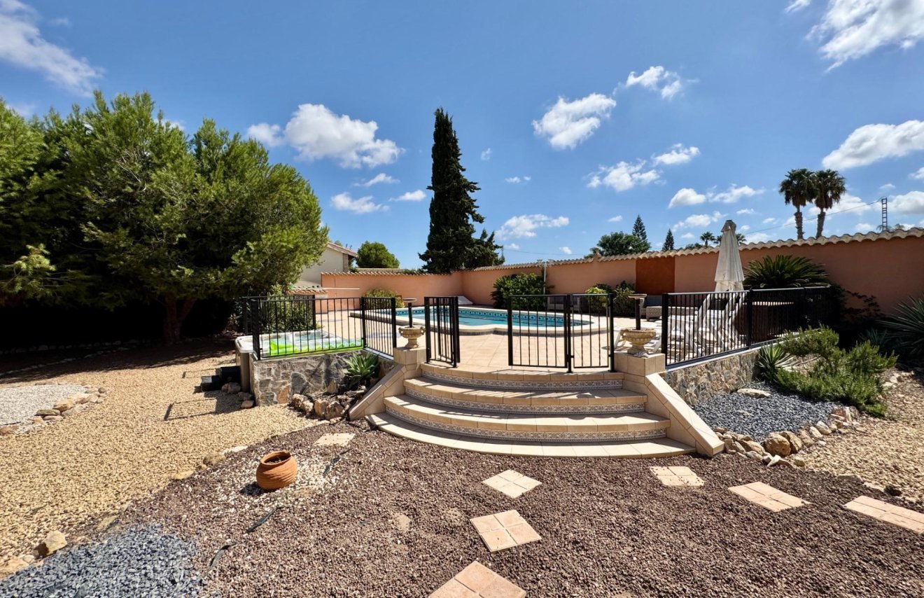 Resale - Villa - Dolores - CMNO. ESCORREDOR