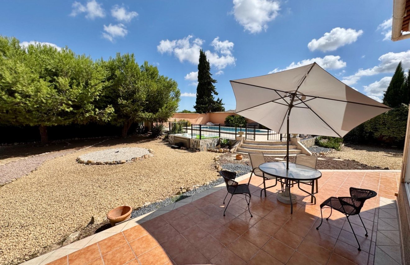 Resale - Villa - Dolores - CMNO. ESCORREDOR