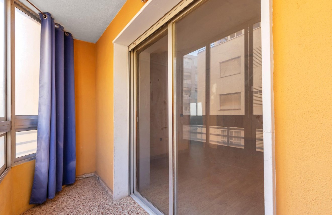 Resale - Apartamento - Torrevieja - Habaneras