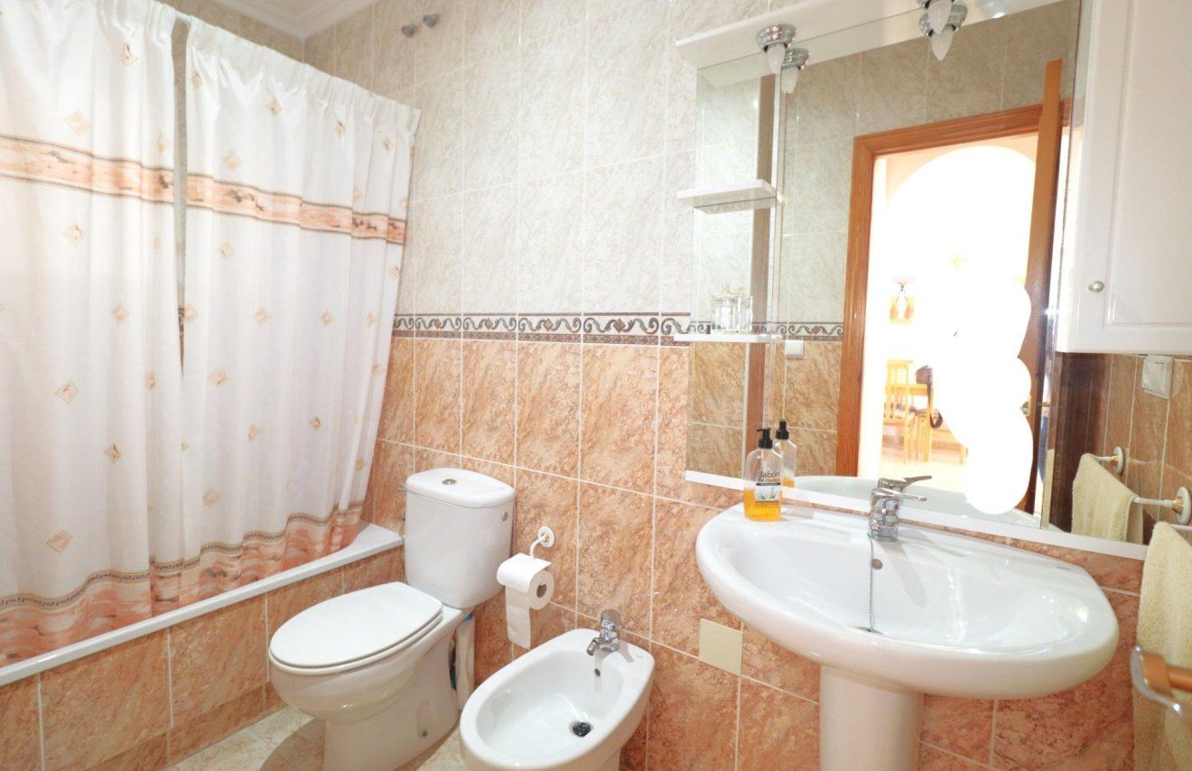 Resale - Apartamento - Torrevieja - Acequion