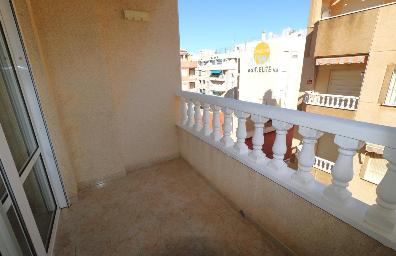 Resale - Apartamento - Torrevieja - Acequion