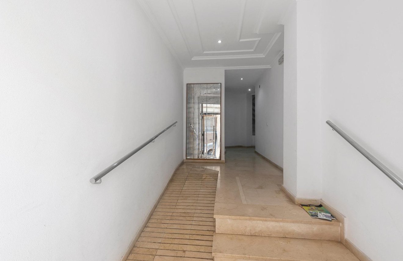 Revente - Planta baja - Torrevieja - La Mata