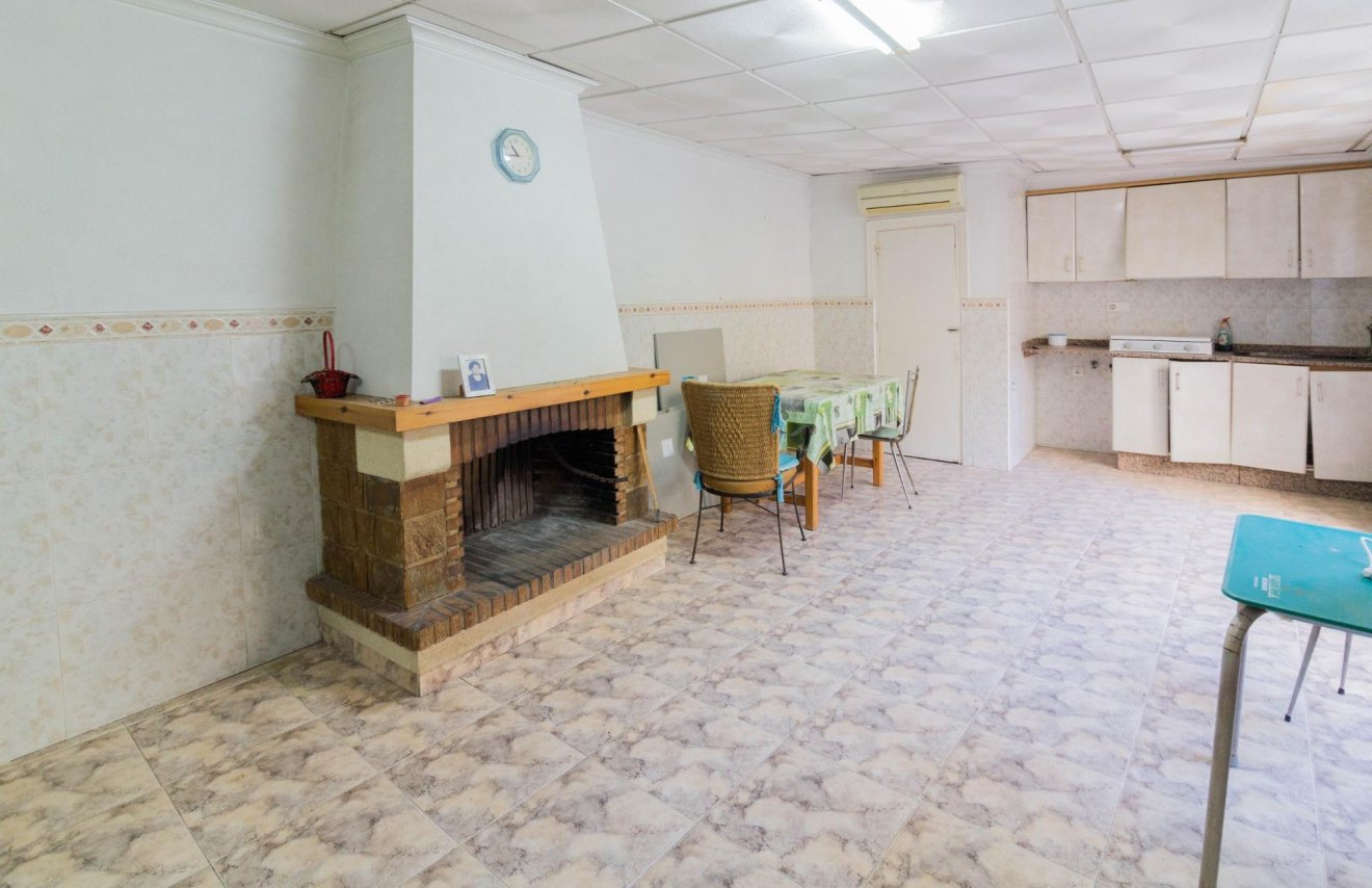 Resale - Casa - Redován - Pascual martinez