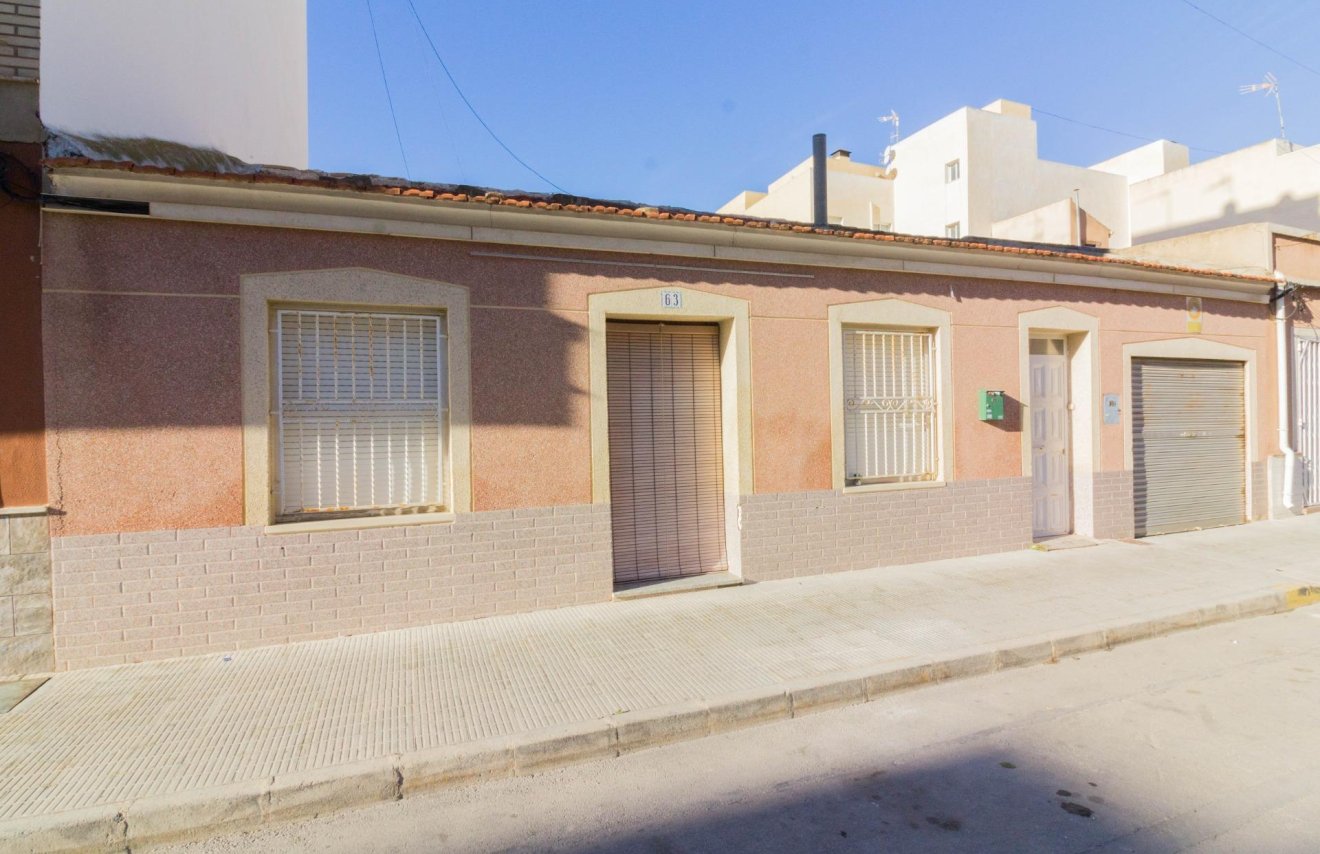 Resale - Casa - Redován - Pascual martinez