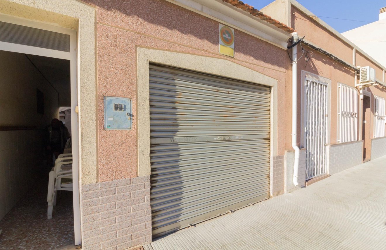 Resale - Casa - Redován - Pascual martinez