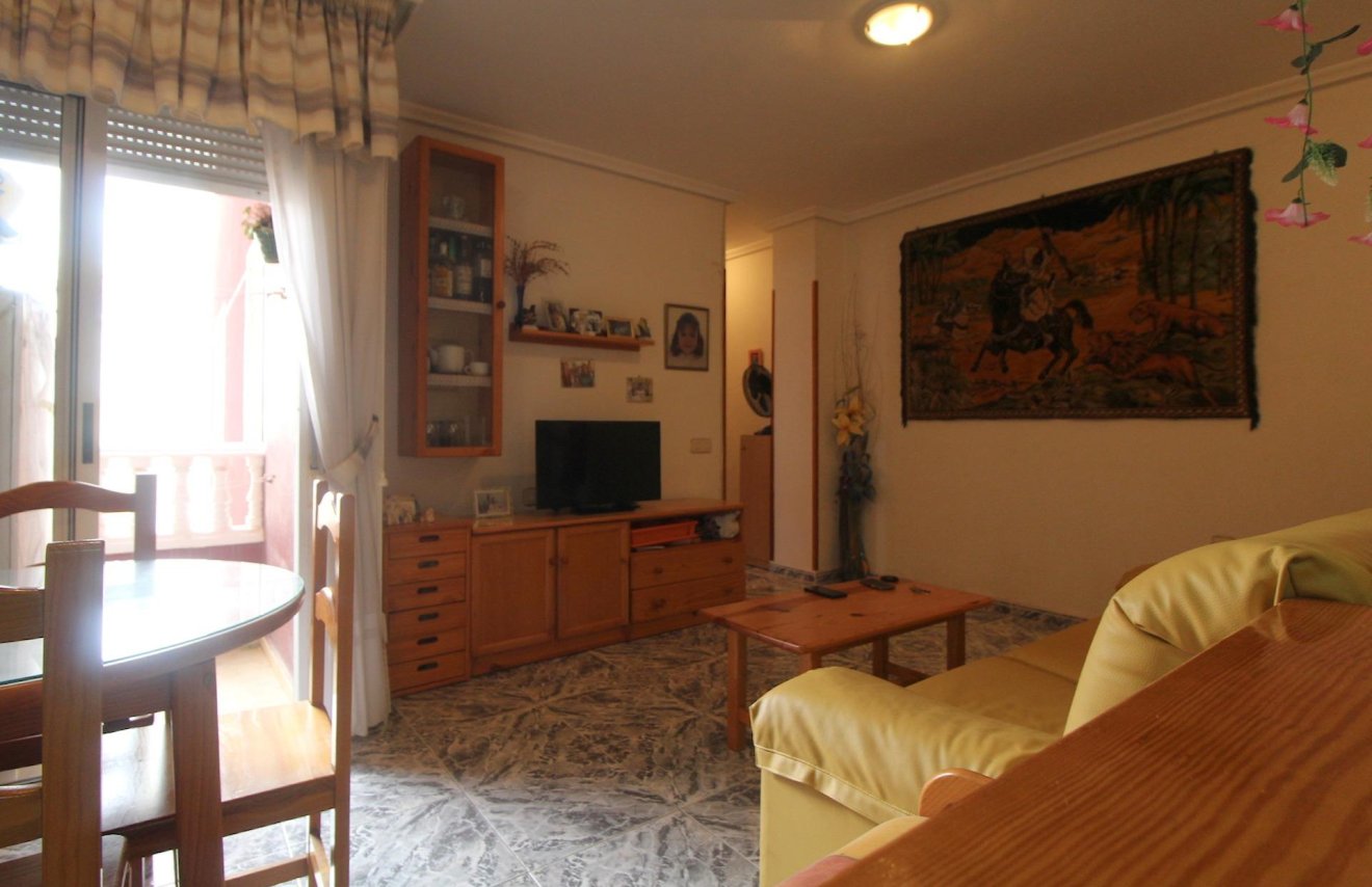 Resale - Apartamento - Torrevieja - Estacion de autobuses