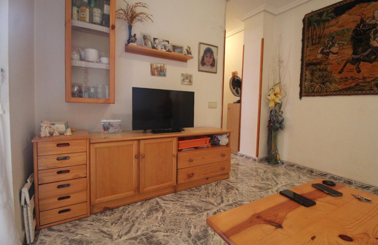 Resale - Apartamento - Torrevieja - Estacion de autobuses