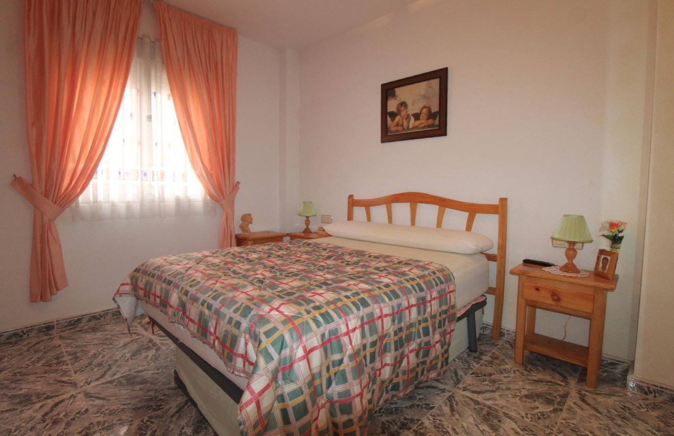 Resale - Apartamento - Torrevieja - Estacion de autobuses