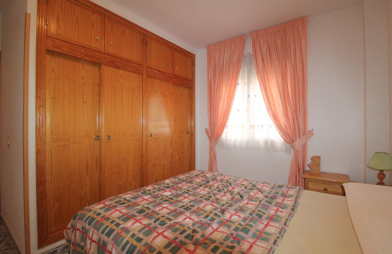 Resale - Apartamento - Torrevieja - Estacion de autobuses