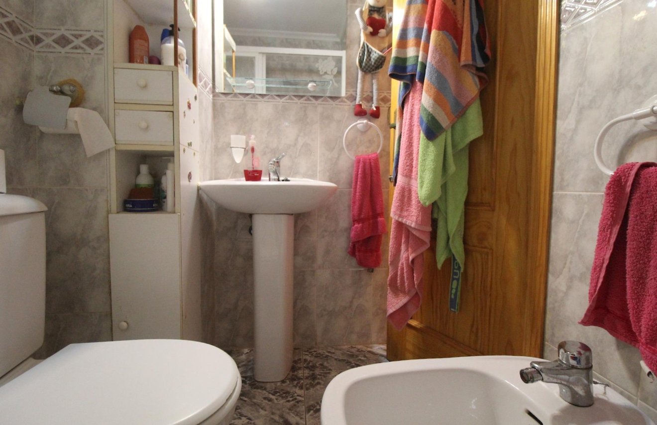 Resale - Apartamento - Torrevieja - Estacion de autobuses