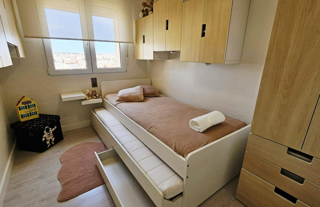 Resale - Piso - Torrevieja - Nueva Torrevieja