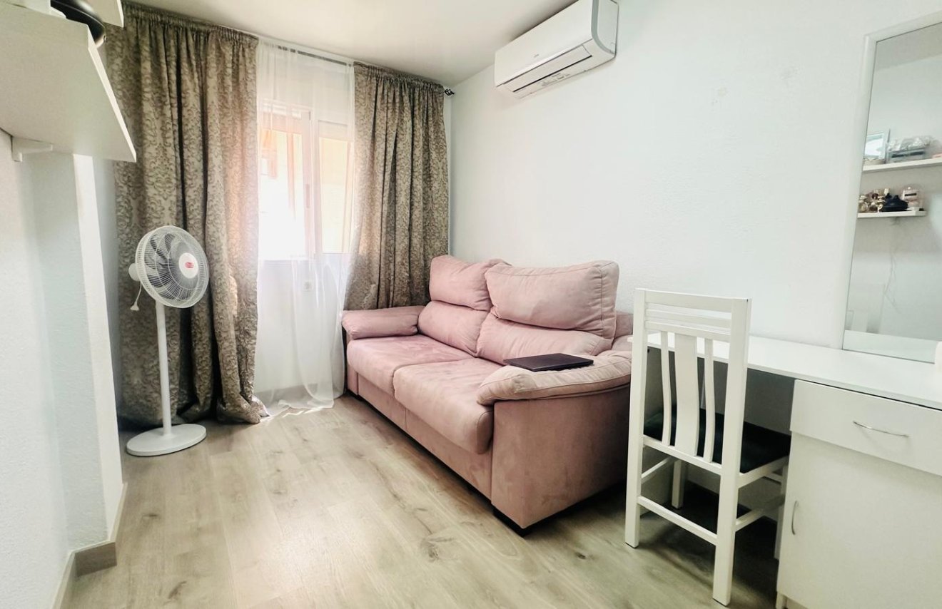 Revente - Apartamento - Torrevieja - Nueva Torrevieja