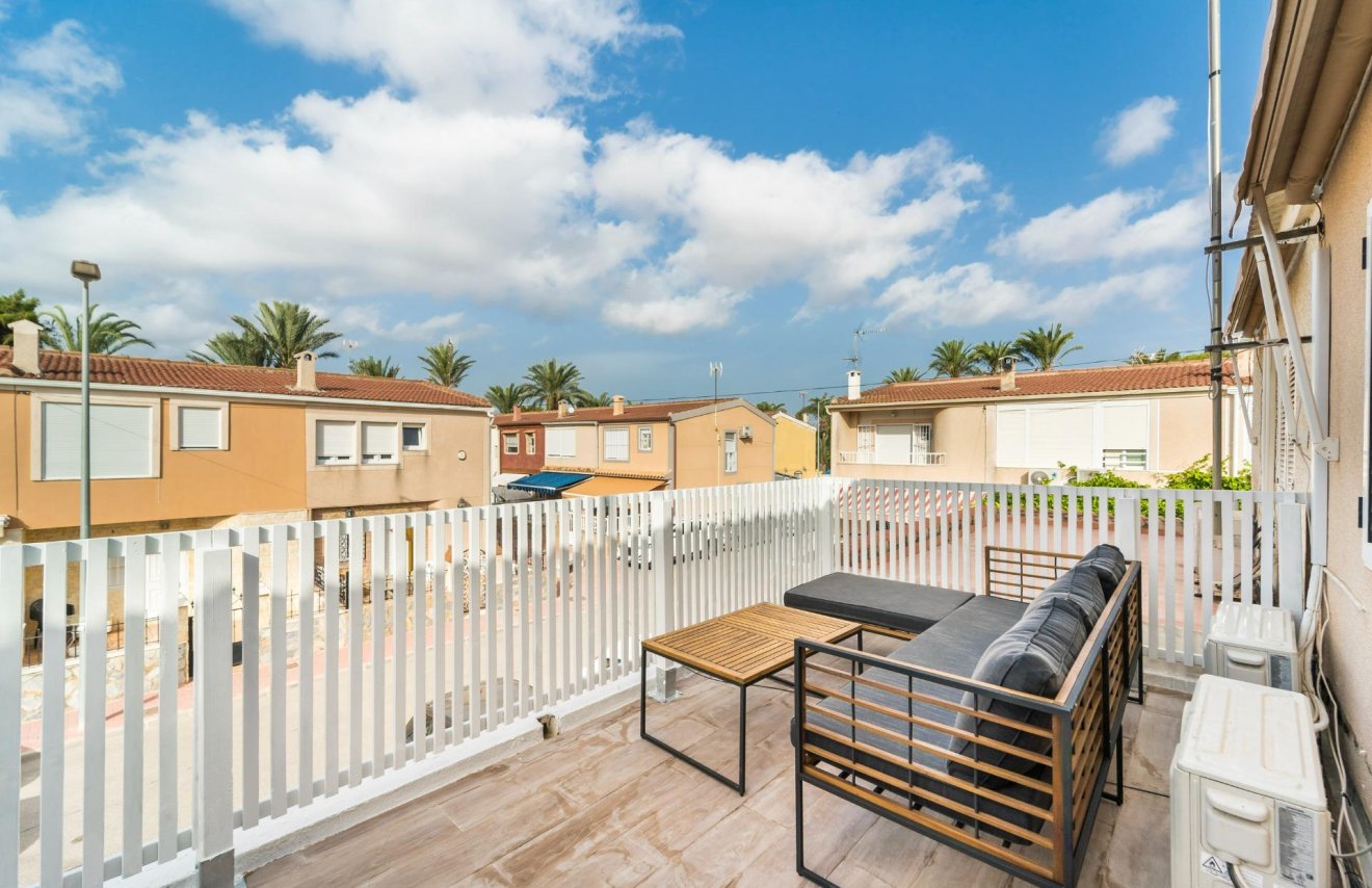 Reventa - Casa Tipo Dúplex - Torrevieja - Playa de los Naufragos
