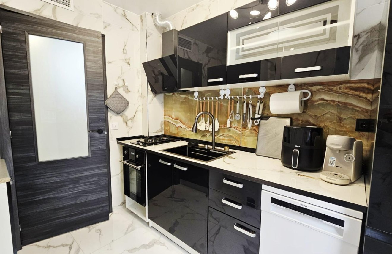 Resale - Piso - Torrevieja - Acequion