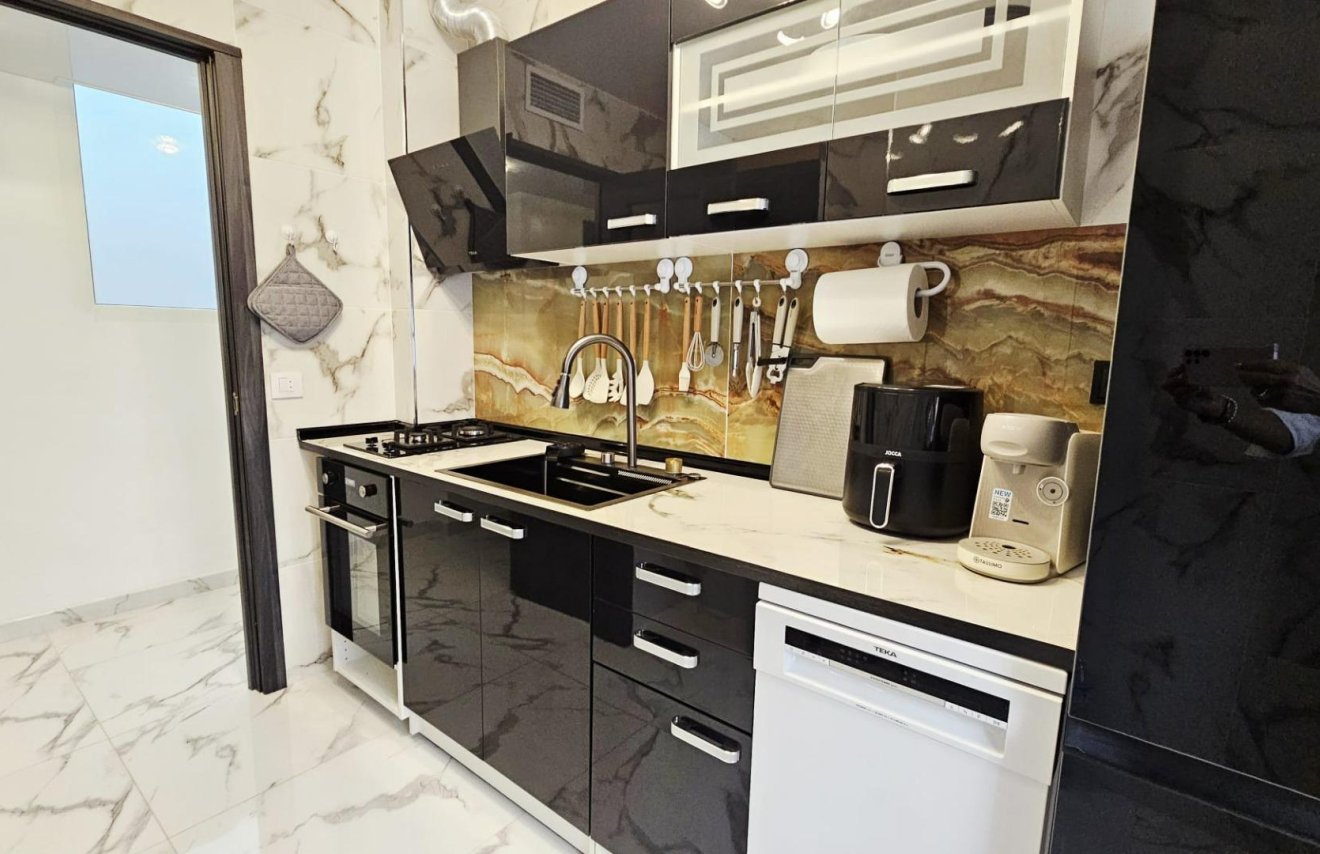 Resale - Piso - Torrevieja - Acequion