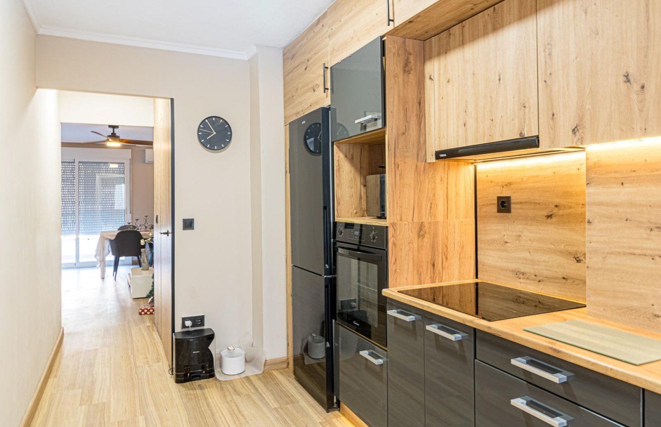 Resale - Apartamento - Torrevieja - Acequion