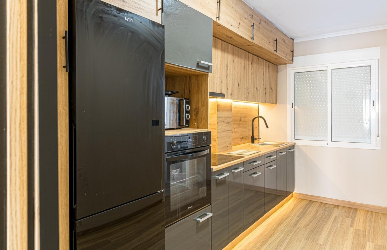 Resale - Apartamento - Torrevieja - Acequion