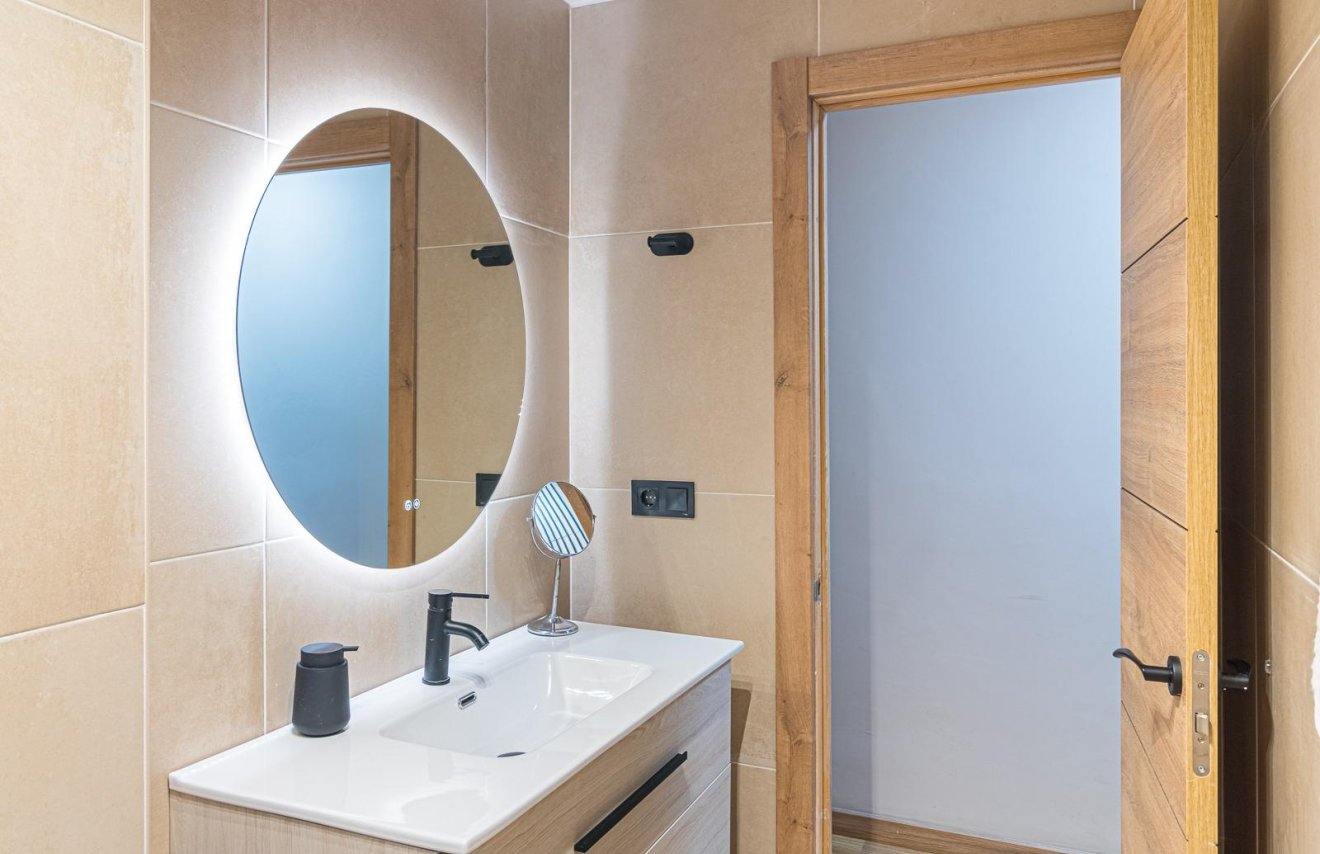 Resale - Apartamento - Torrevieja - Acequion