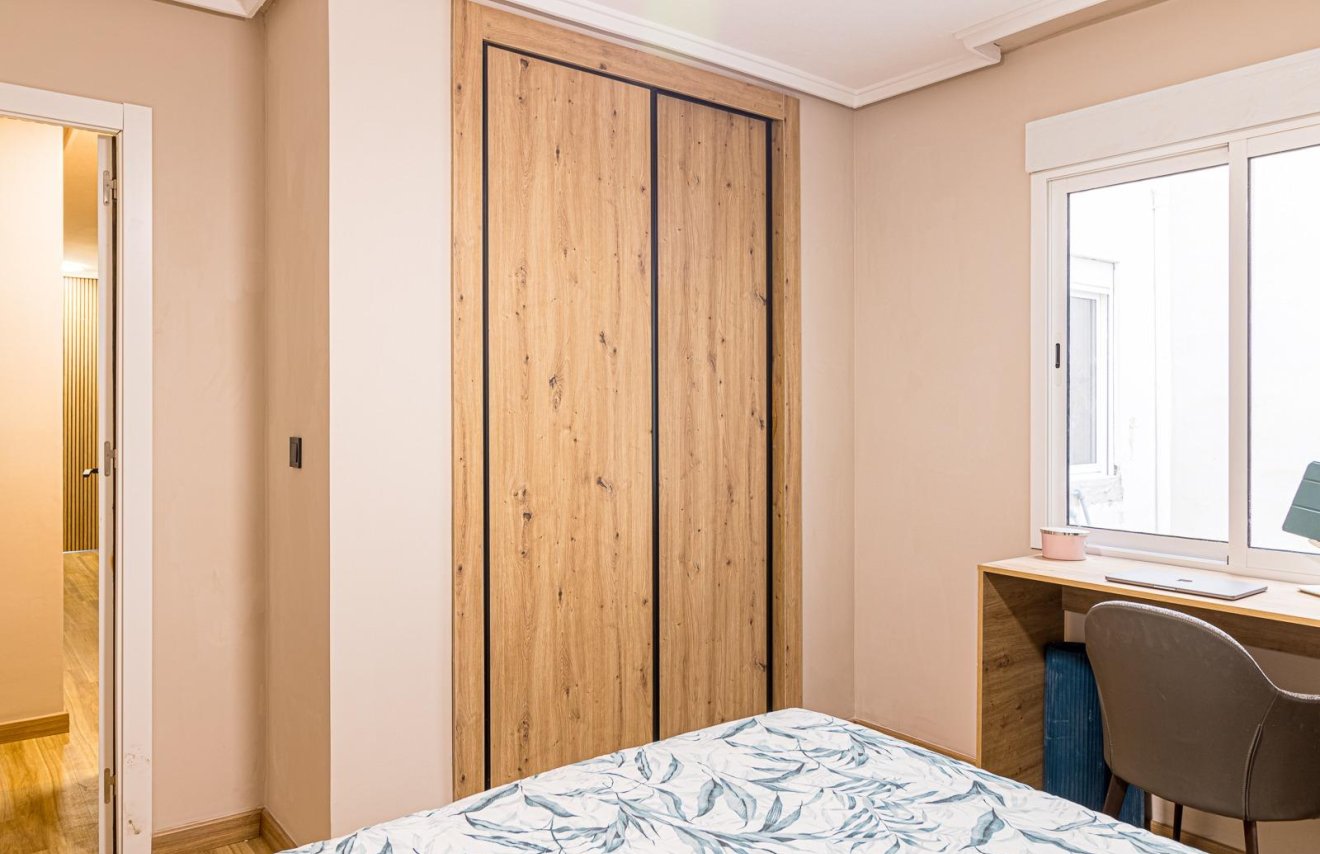 Resale - Apartamento - Torrevieja - Acequion